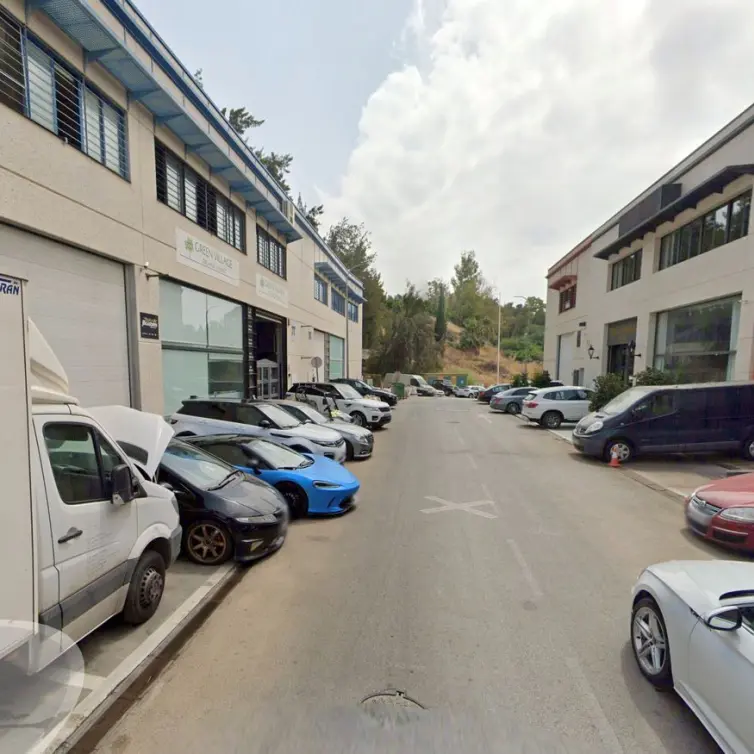 Venta de local comercial en Nueva Andalucía