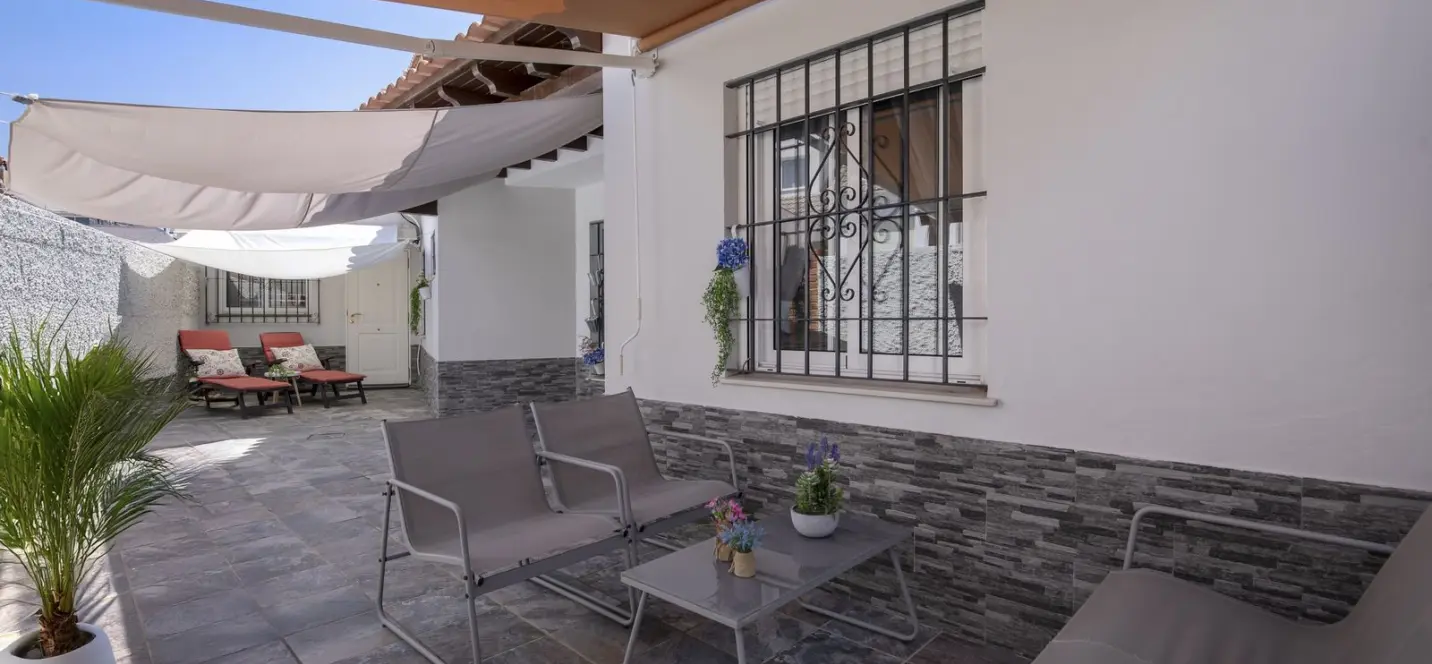 Sale of detached villa in Fuengirola 1