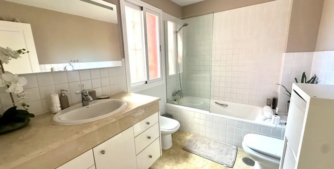 Продажа таунхауса в Estepona 16