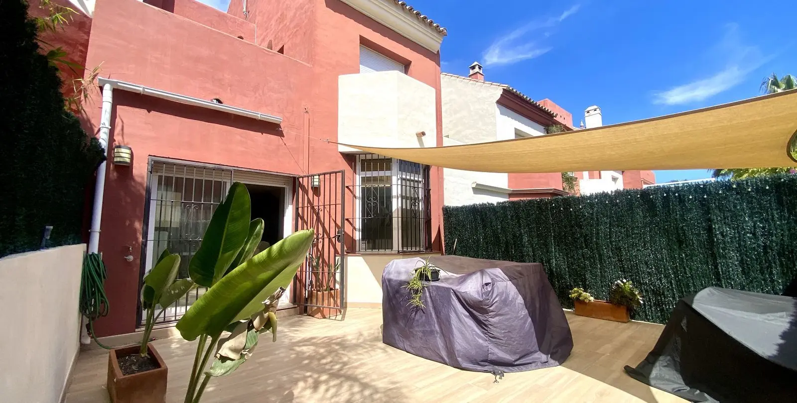 Venta de adosado en Estepona 1
