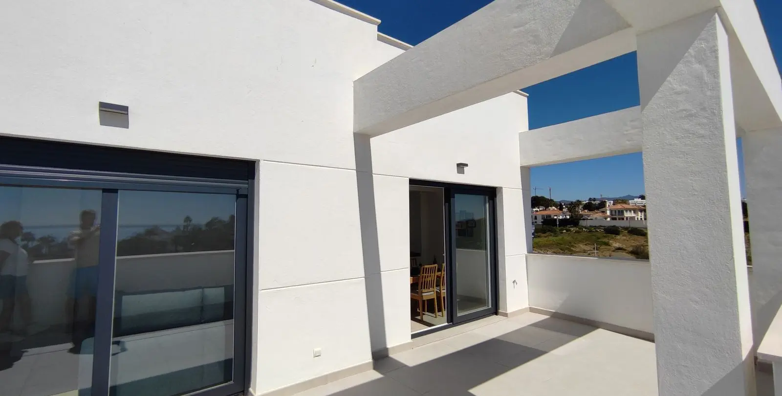 Sale of penthouse in Estepona 10