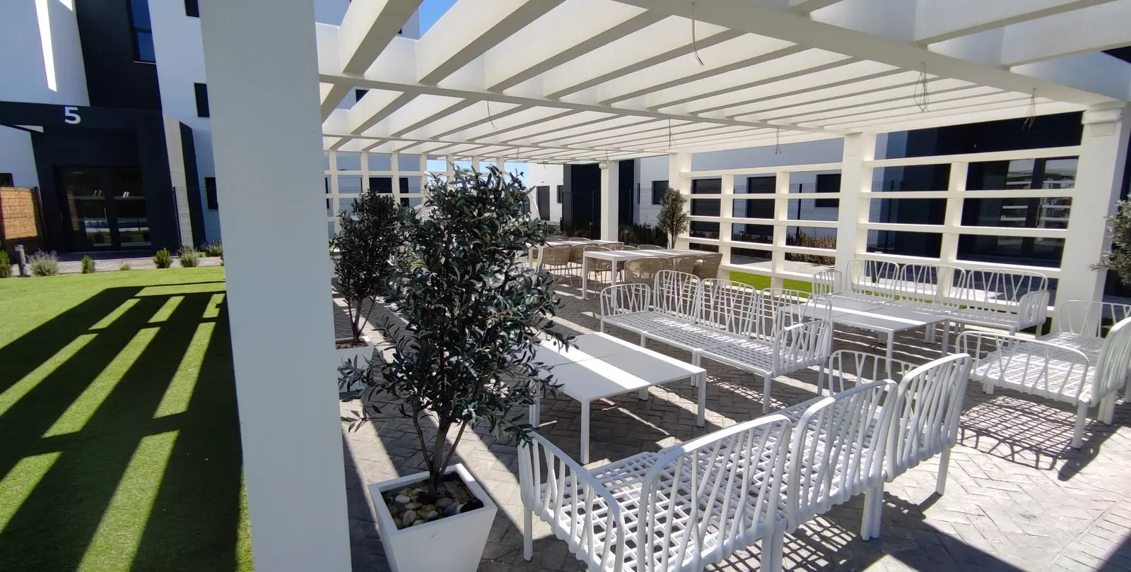 Sale of penthouse in Estepona 13