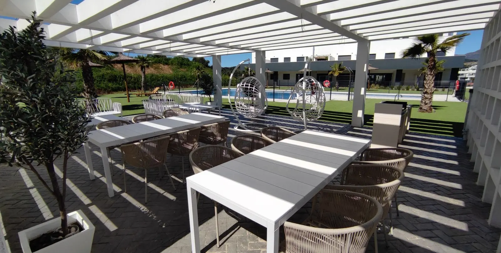 Sale of penthouse in Estepona 14