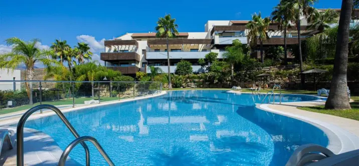 Sale of middle floor apartment in Los Flamingos 0