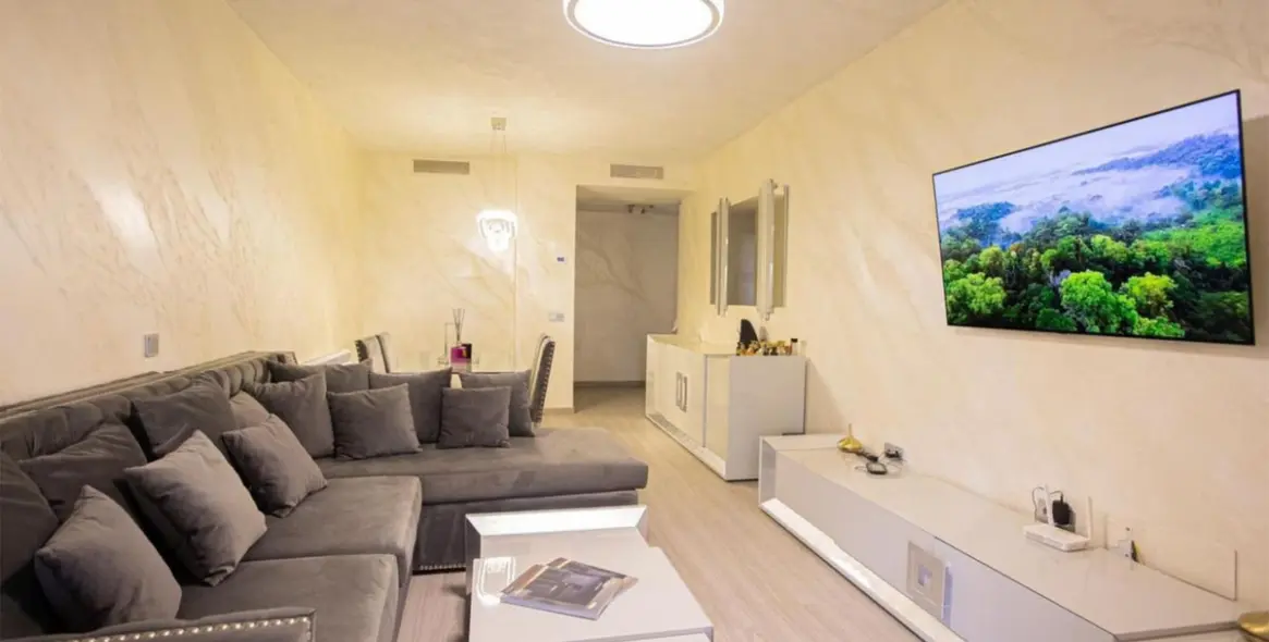 Продажа апартаментов на среднем этаже в Los Flamingos 7