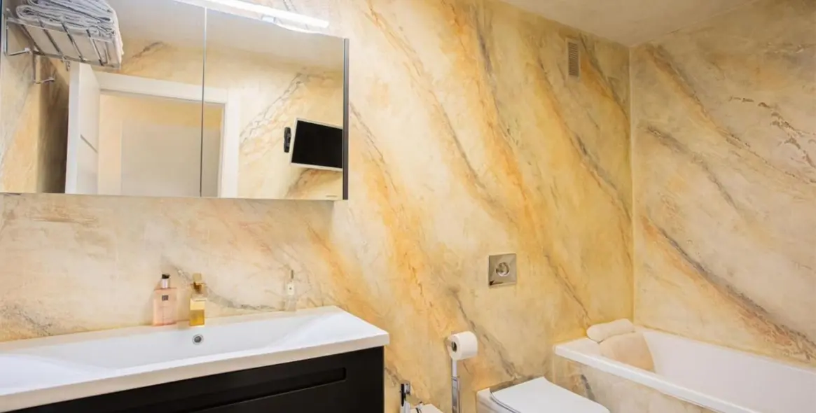 Продажа апартаментов на среднем этаже в Los Flamingos 14