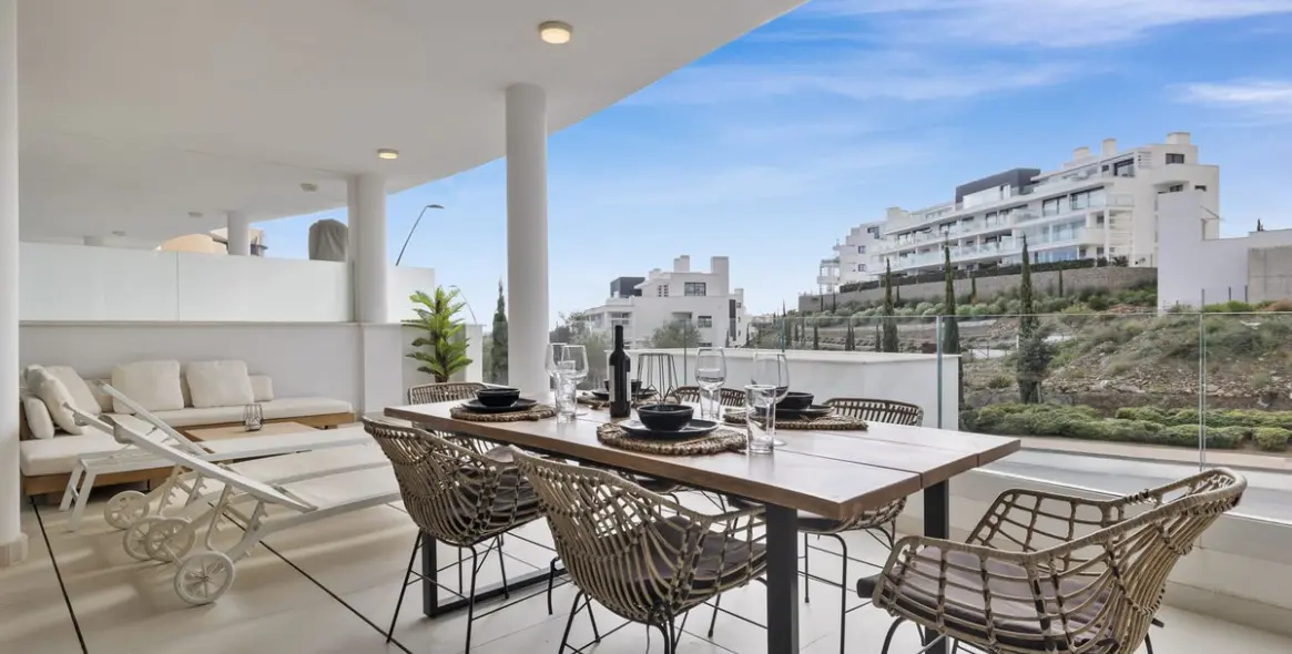 Продажа апартаментов на среднем этаже в Higueron 2