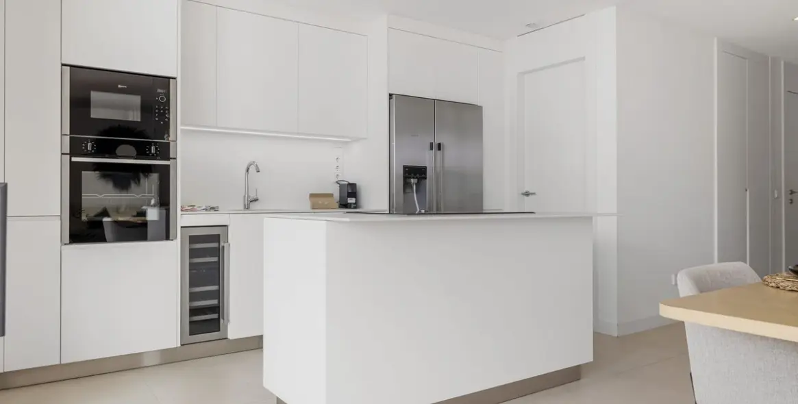 Продажа апартаментов на среднем этаже в Higueron 6