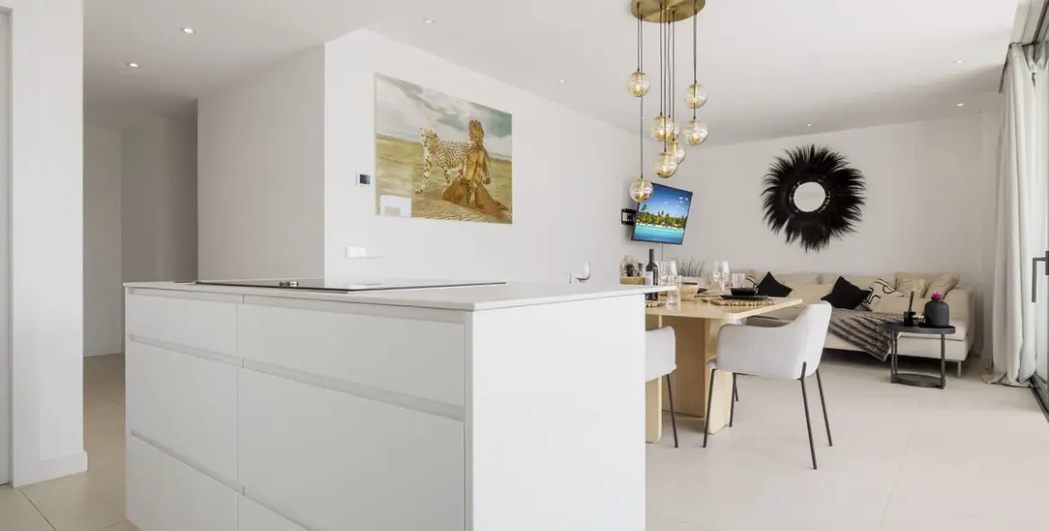 Продажа апартаментов на среднем этаже в Higueron 7