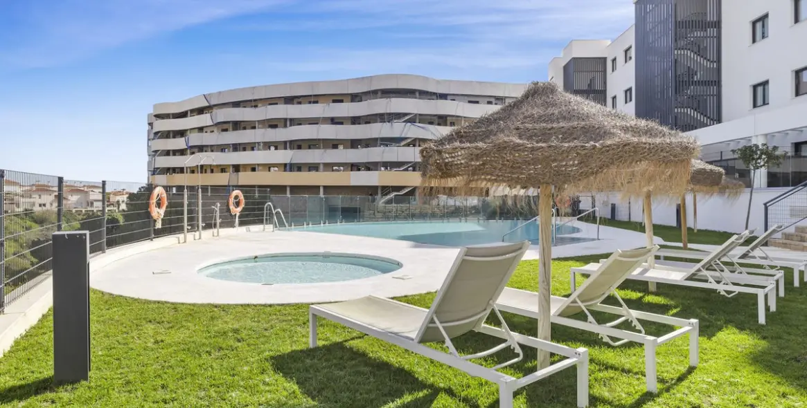 Продажа апартаментов на среднем этаже в Higueron 18