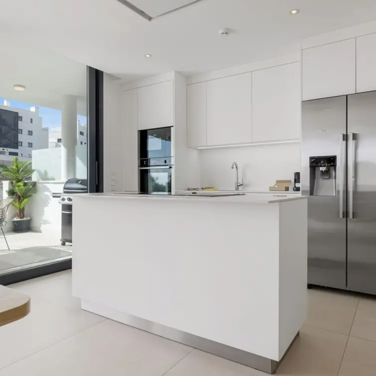 Sale of middle floor apartment in Higueron