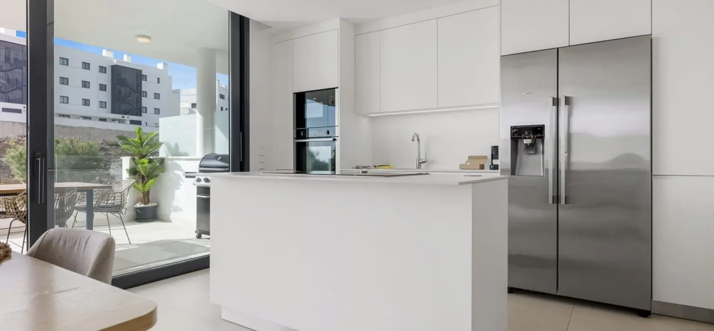 Sale of middle floor apartment in Higueron 2