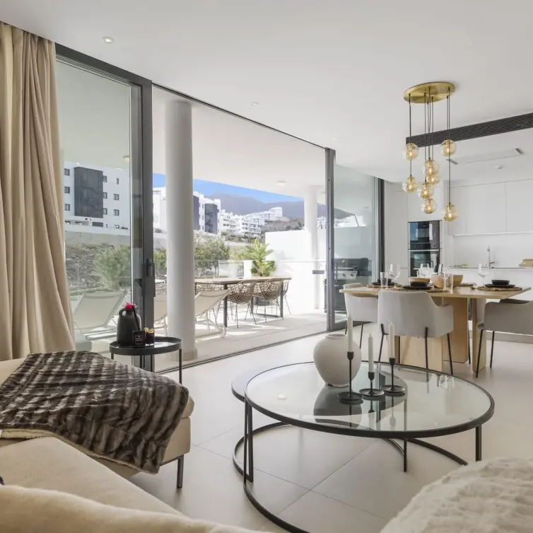 Sale of middle floor apartment in Higueron