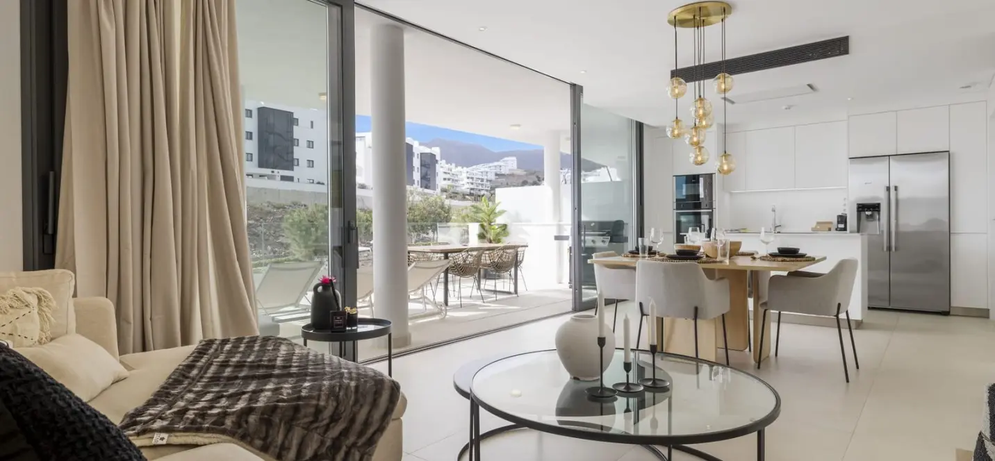 Sale of middle floor apartment in Higueron 3