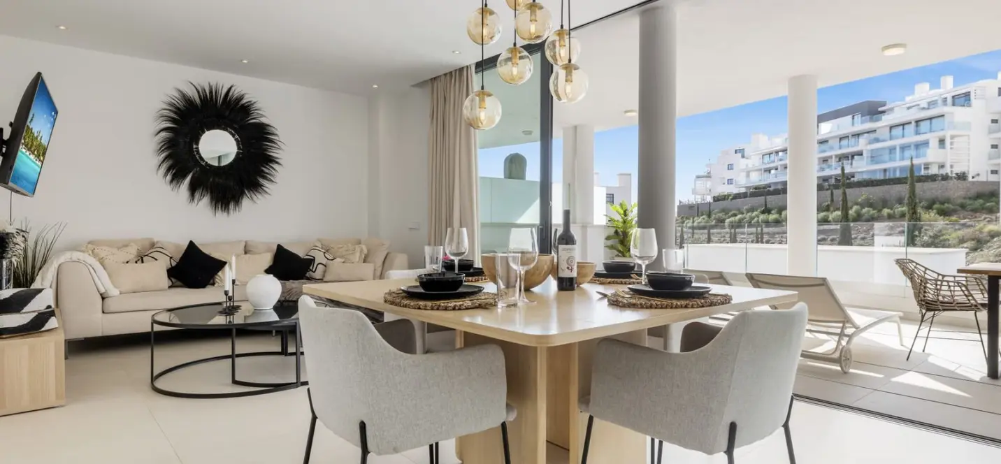 Sale of middle floor apartment in Higueron 4