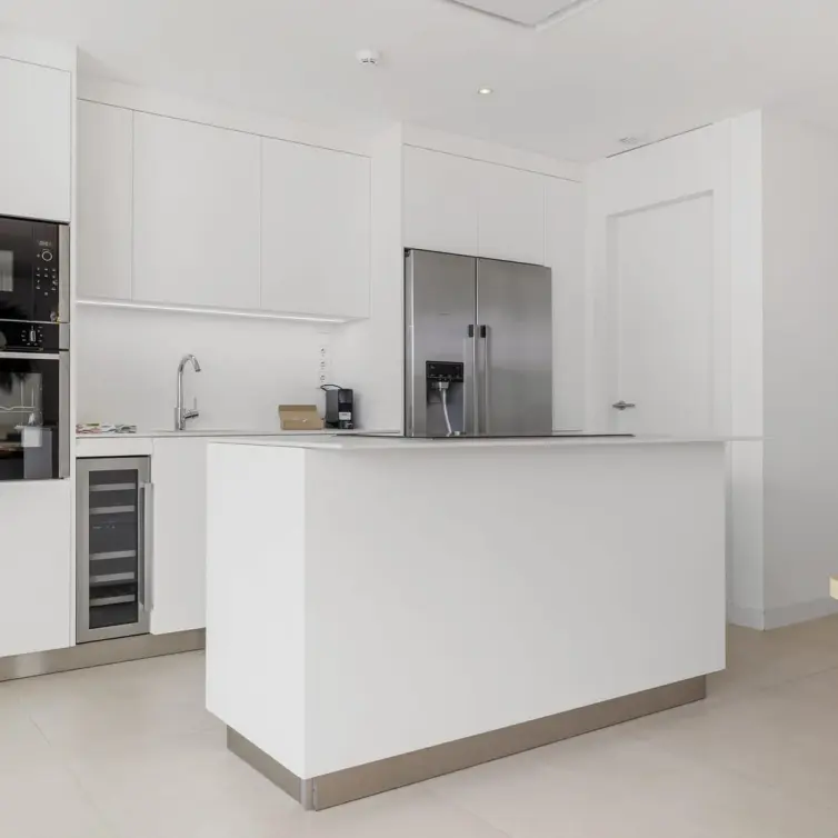 Sale of middle floor apartment in Higueron
