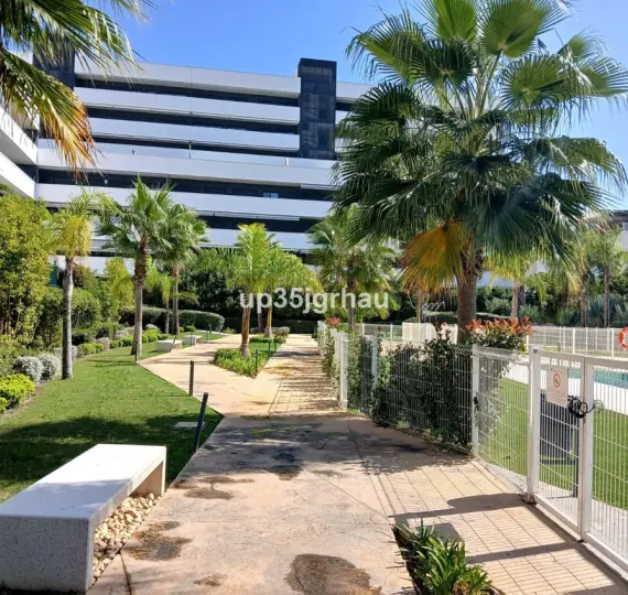 Продажа пентхауса в Estepona