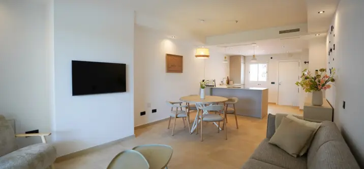 Sale of middle floor apartment in Nueva Andalucía 0