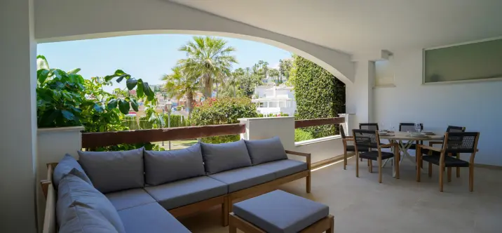 Sale of middle floor apartment in Nueva Andalucía 2