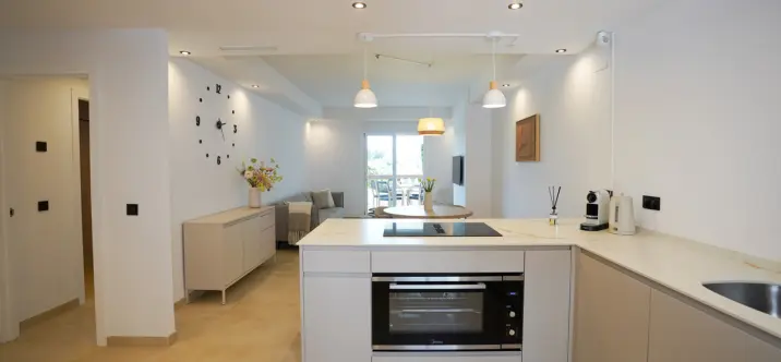 Sale of middle floor apartment in Nueva Andalucía 3