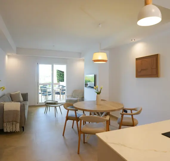 Sale of middle floor apartment in Nueva Andalucía