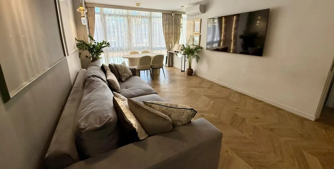 Sale of middle floor apartment in Fuengirola 2