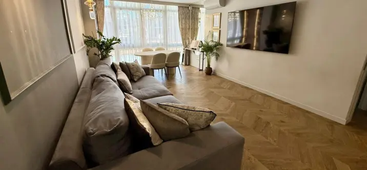 Sale of middle floor apartment in Fuengirola 1