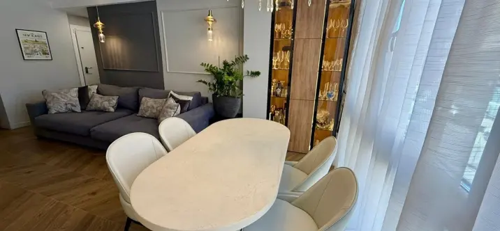 Sale of middle floor apartment in Fuengirola 2