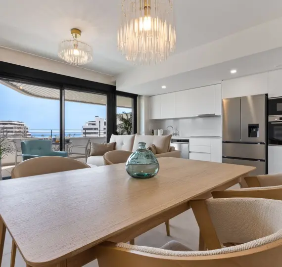 Venta de apartamento en planta media en Torremolinos