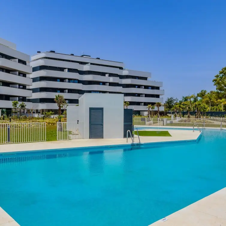 Sale of middle floor apartment in Torremolinos