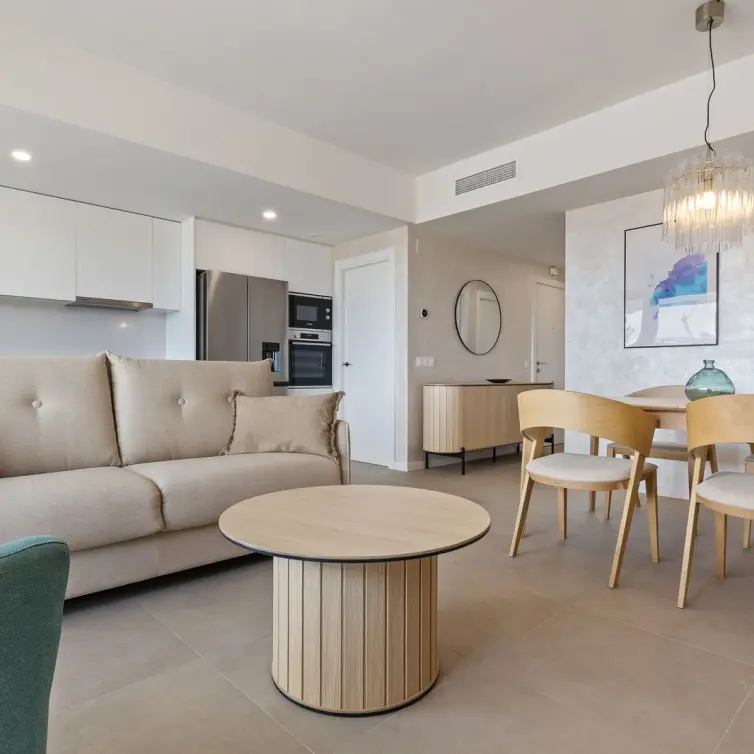 Sale of middle floor apartment in Torremolinos