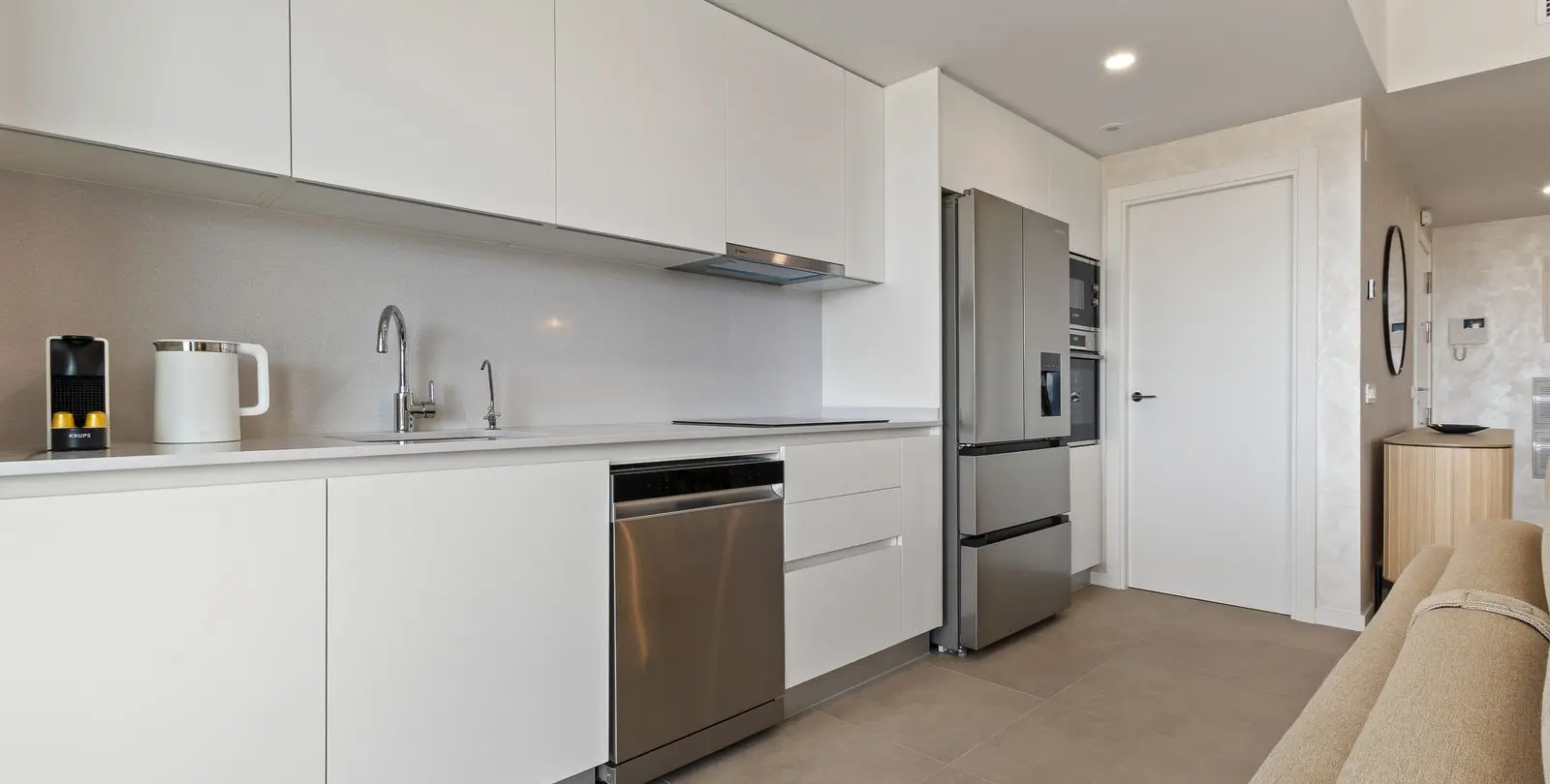 Sale of middle floor apartment in Torremolinos 10