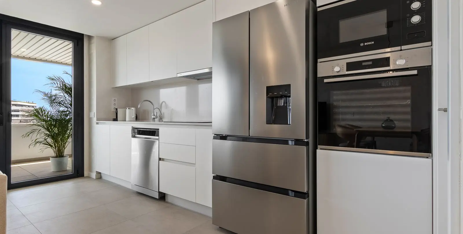 Sale of middle floor apartment in Torremolinos 11