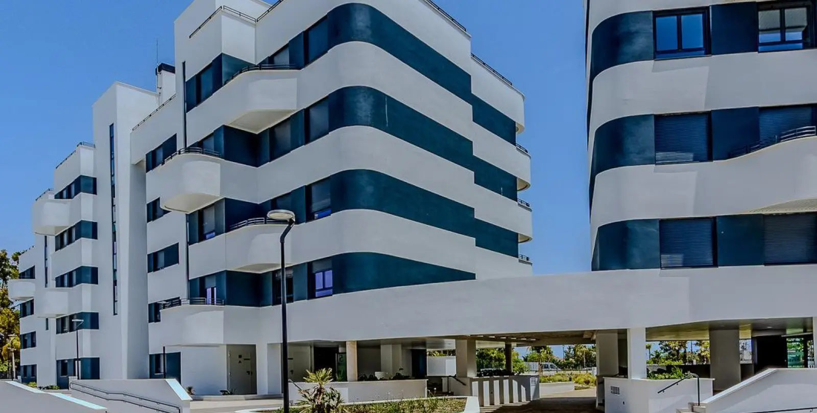 Sale of middle floor apartment in Torremolinos 17