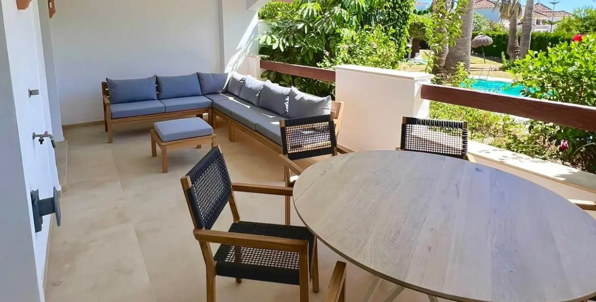 Продажа апартаментов на среднем этаже в Nueva Andalucía 1