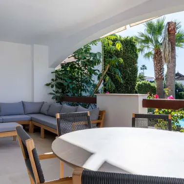 Venta de apartamento en planta media en Nueva Andalucía