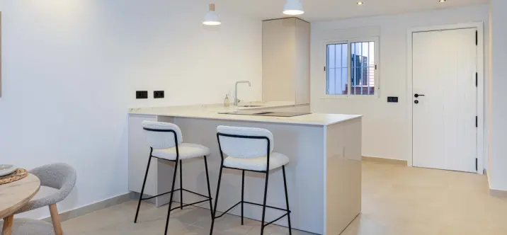 Venta de apartamento en planta media en Nueva Andalucía 3