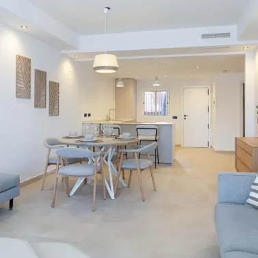Venta de apartamento en planta media en Nueva Andalucía