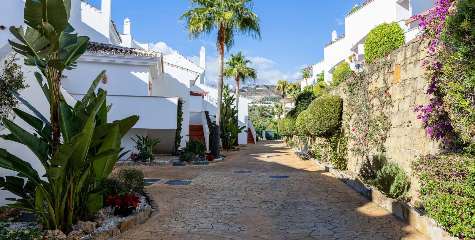 Продажа апартаментов на среднем этаже в Nueva Andalucía 18