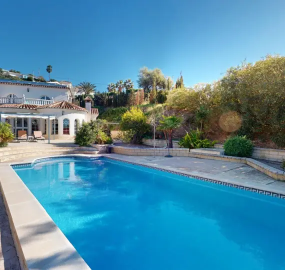 Detached villa R5004607