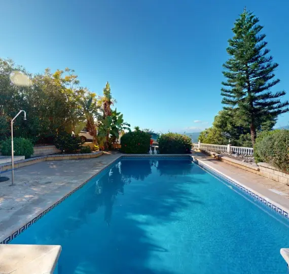 Detached villa R5004607