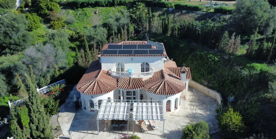 Sale of detached villa in Costa del Sol East 3