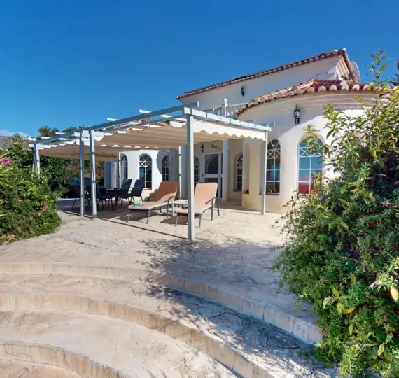 Detached villa R5004607