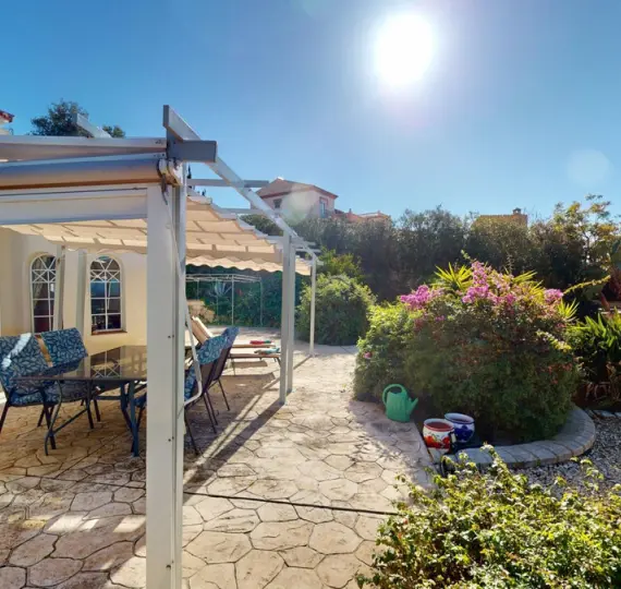 Detached villa R5004607