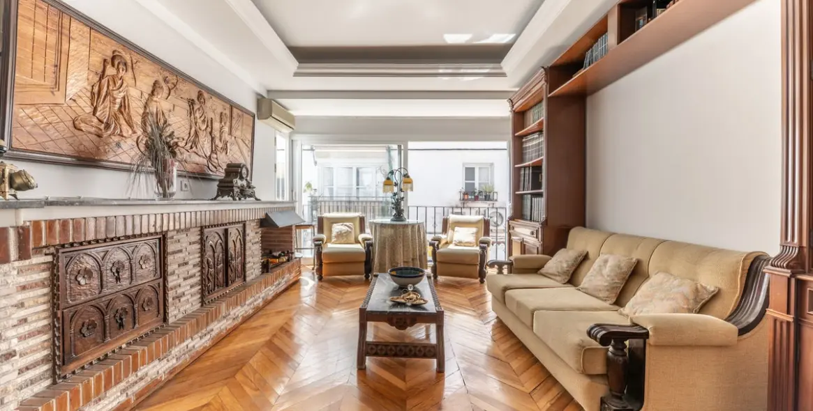 Sale of middle floor apartment in Marbella 2