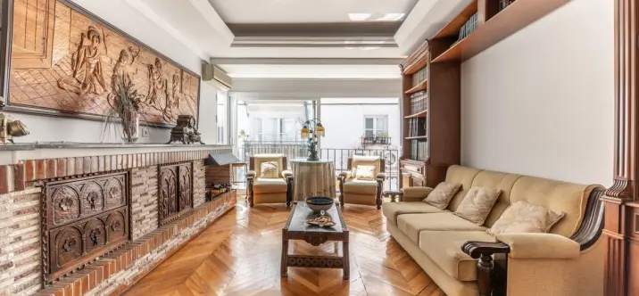 Sale of middle floor apartment in Marbella 1