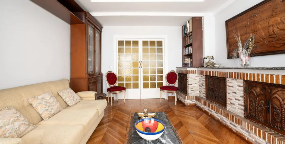 Sale of middle floor apartment in Marbella 4