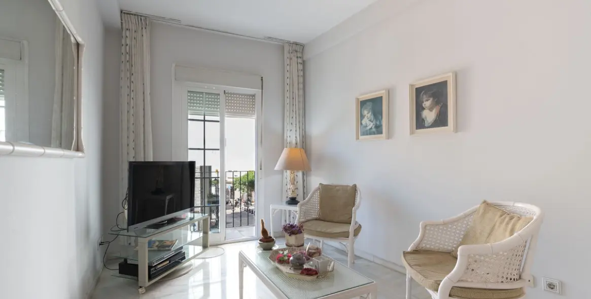 Sale of middle floor apartment in Marbella 8