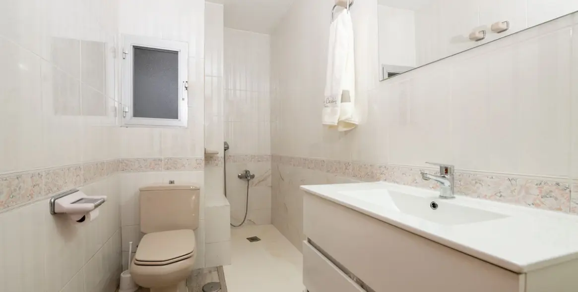 Sale of middle floor apartment in Marbella 14