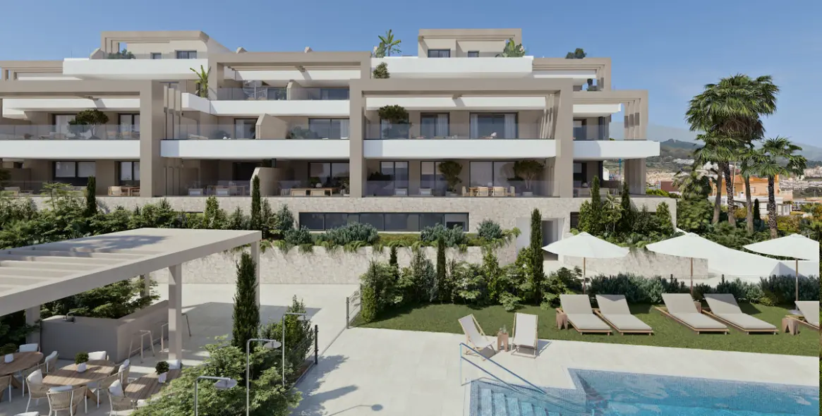 Sale of ground floor apartment in Estepona 1